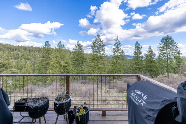 $999,999 | 6670 Stoneridge Way, Deer Park, WA 99006