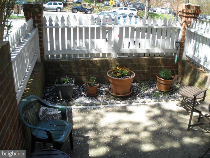 4622 28th Road South, Unit A Arlington, VA 22206 - Photo 2 of 22 Your own fenced, private patio
