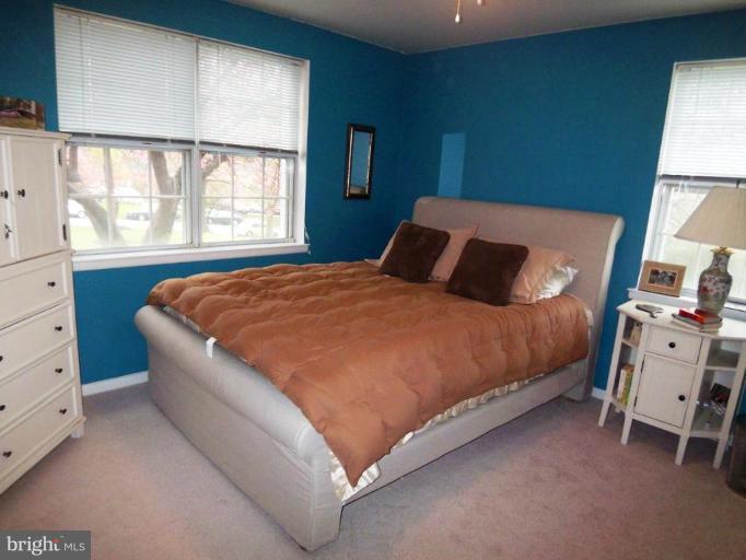4622 28th Road South, Unit A Arlington, VA 22206 - Photo 6 of 22 Many windows brighten the master bedroom.