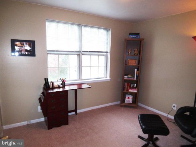 4622 28th Road South, Unit A Arlington, VA 22206 - Photo 8 of 22 Spacious second bedroom