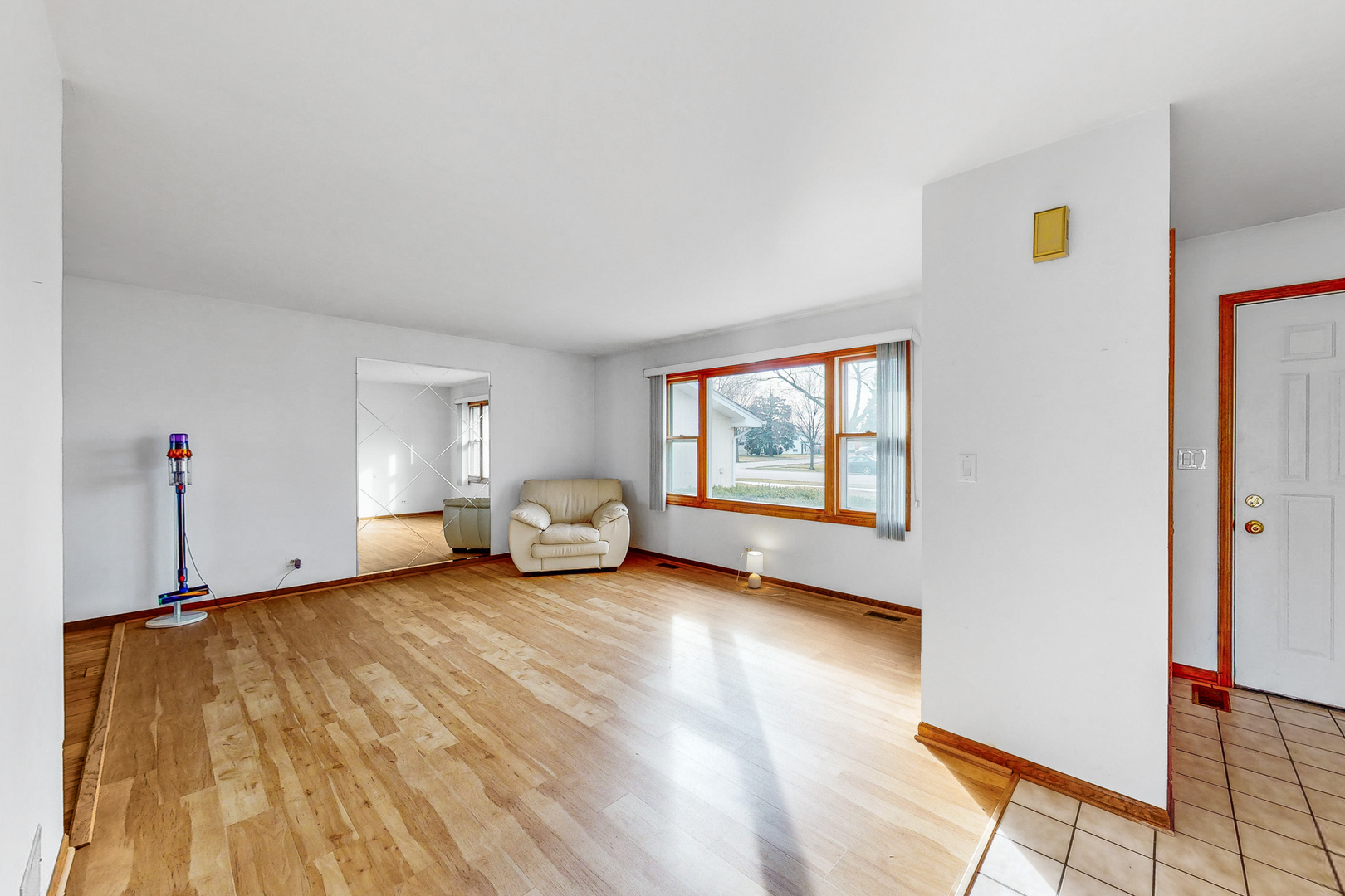 157 School Street Addison, IL 60101 - Photo 3 of 24 Gallery Image 3