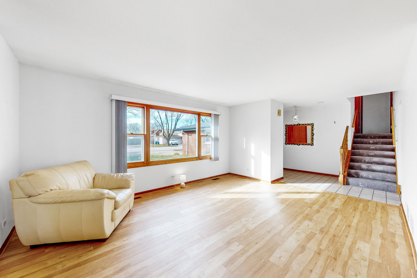 157 School Street Addison, IL 60101 - Photo 4 of 24 Gallery Image 4