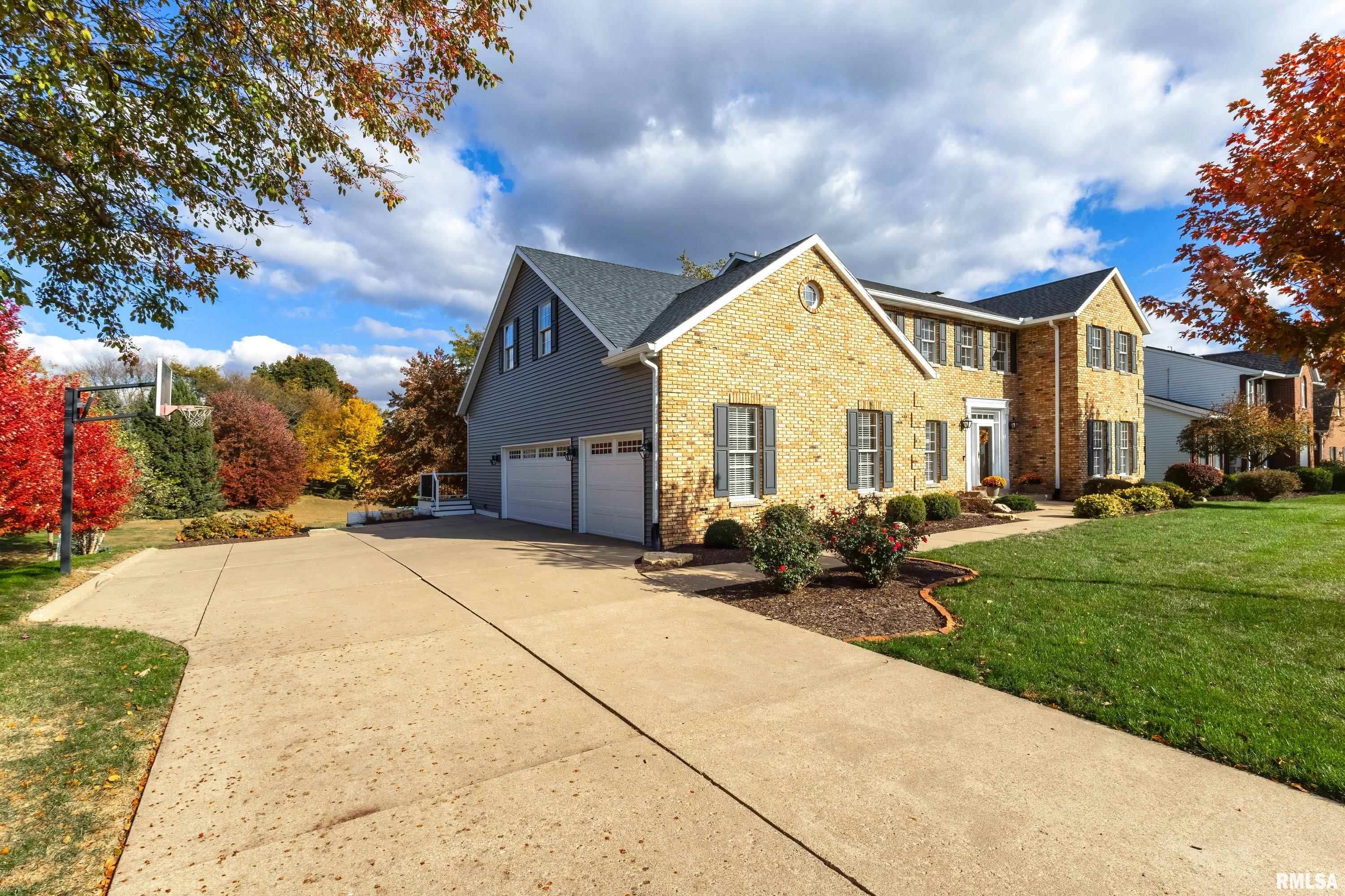 4005 Forest Road Davenport, IA 52807 - Photo 2 of 60 Gallery Image 2