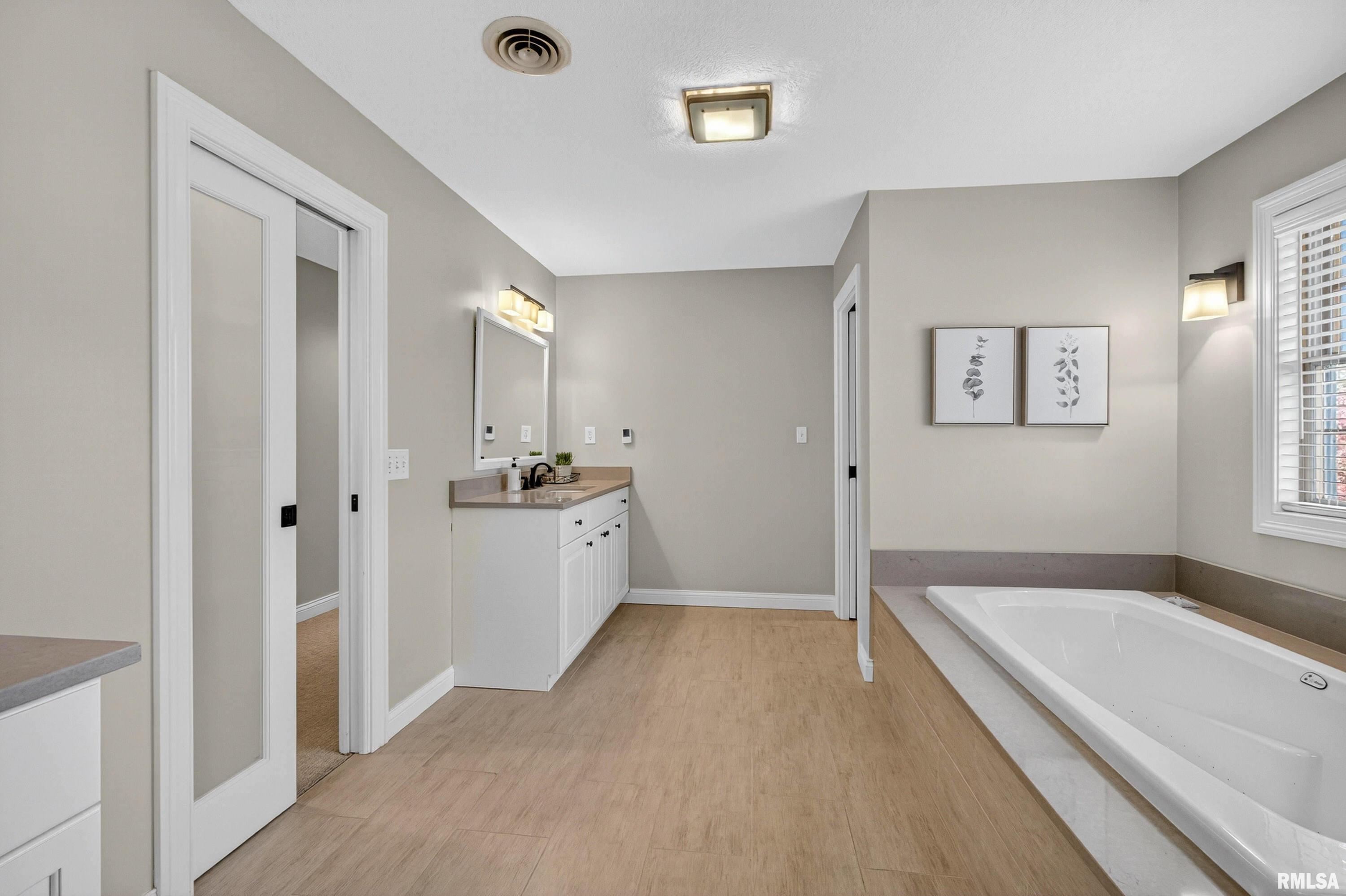 4005 Forest Road Davenport, IA 52807 - Photo 38 of 60 Gallery Image 38