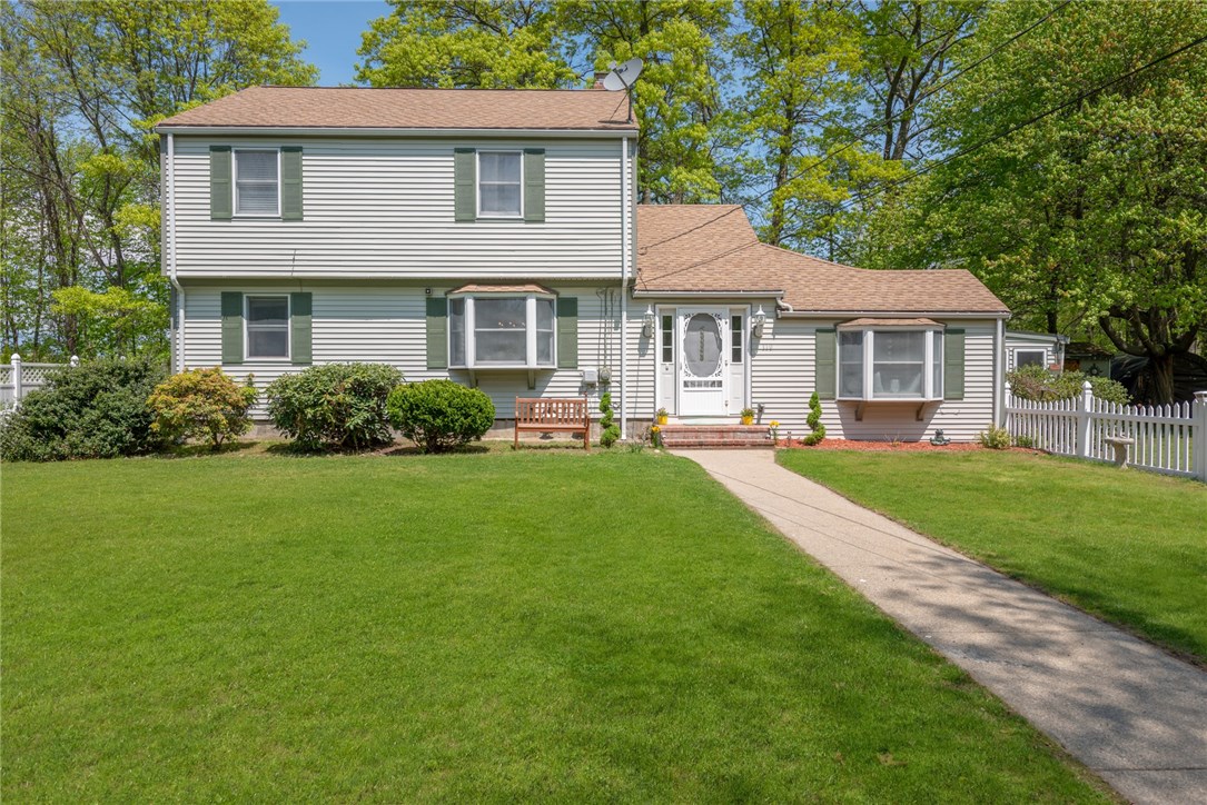 110 Crest Road Woonsocket, RI 02895 - Photo 1 of 31