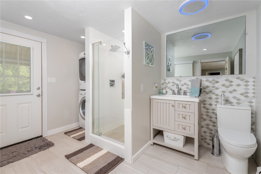 110 Crest Road Woonsocket, RI 02895 - Photo 13 of 31