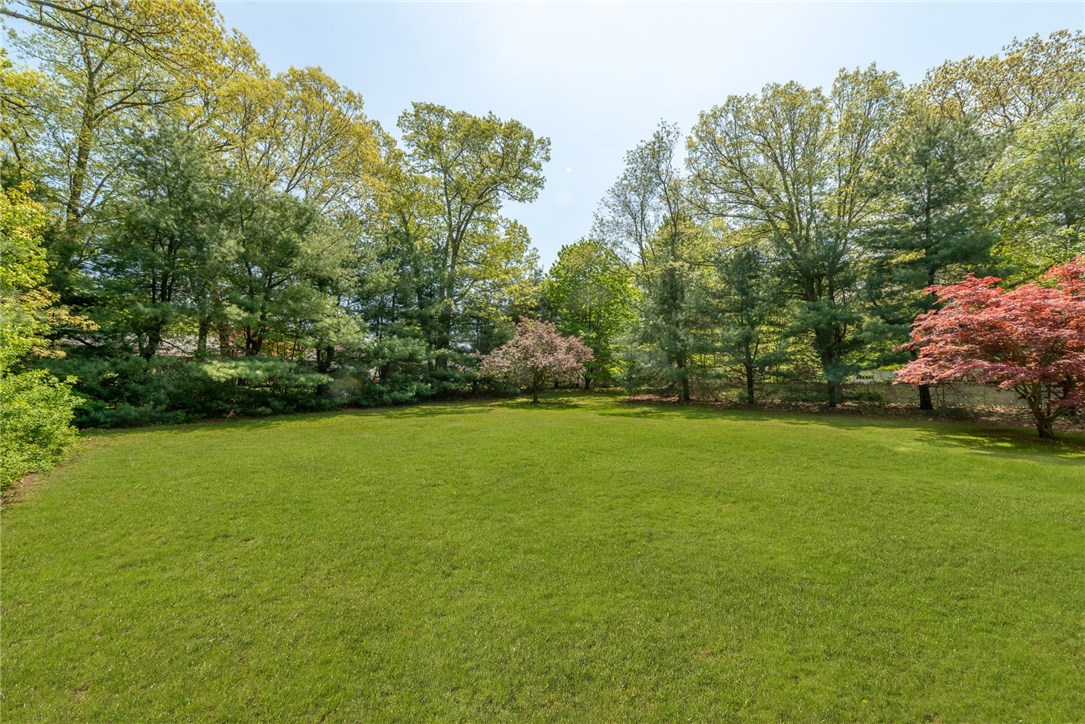 110 Crest Road Woonsocket, RI 02895 - Photo 25 of 31