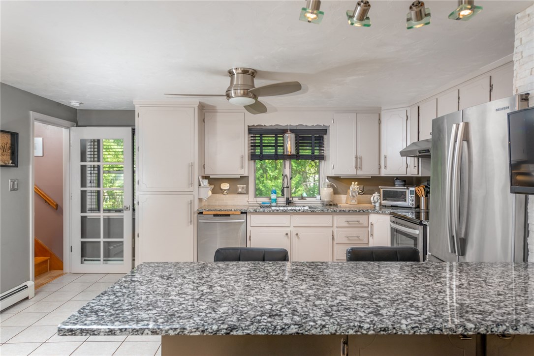 110 Crest Road Woonsocket, RI 02895 - Photo 6 of 31