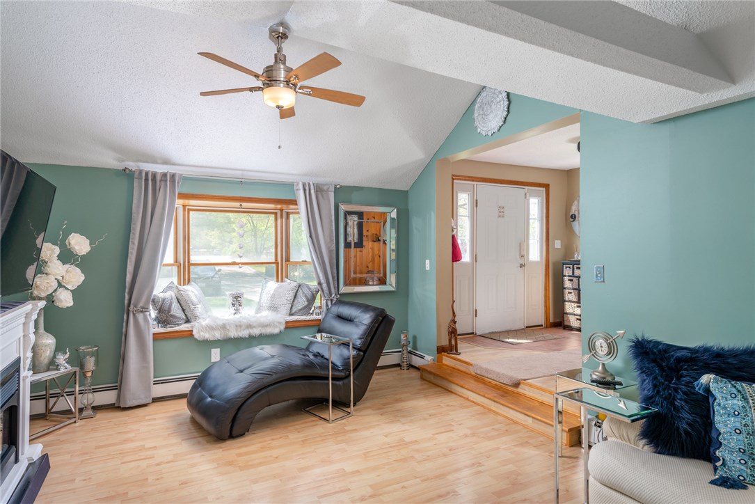 110 Crest Road Woonsocket, RI 02895 - Photo 8 of 31