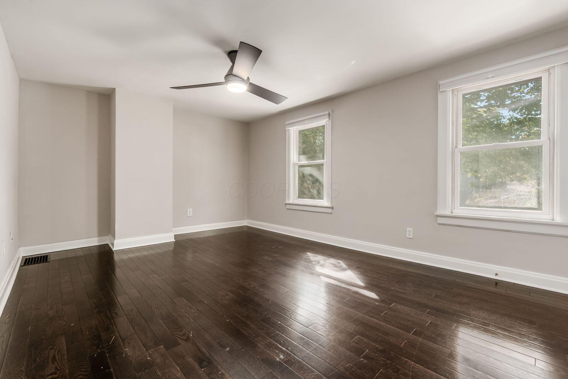 992 Palmer Road Columbus, OH 43212 - Photo 22 of 34 Bedroom Two