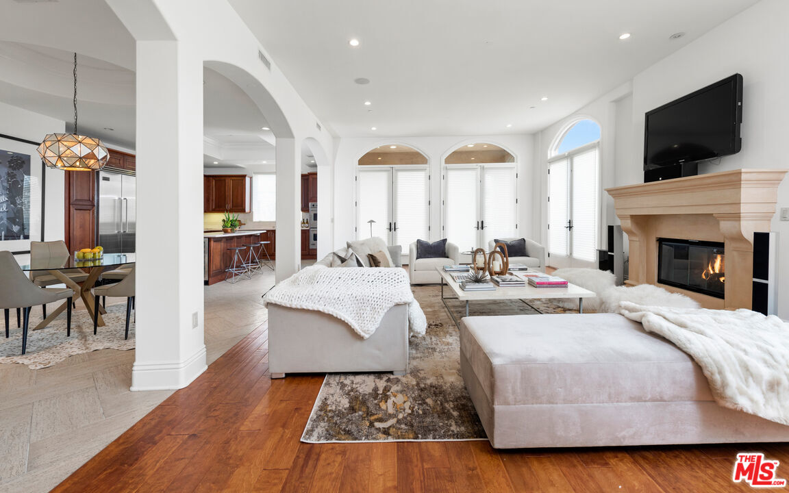 420 South Hamel Road, Unit PH1 Los Angeles, CA 90048 - Photo 5 of 30