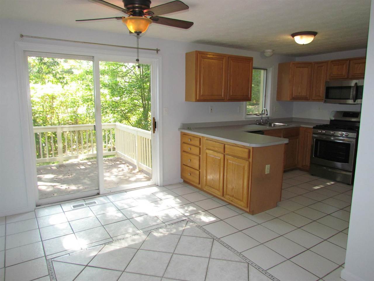 30 Preston Field Road, Unit 92 Nashua, NH 03064 - Photo 9 of 39