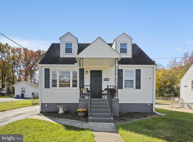 $319,900 | 323 Oberle Avenue, Essex, MD 21221