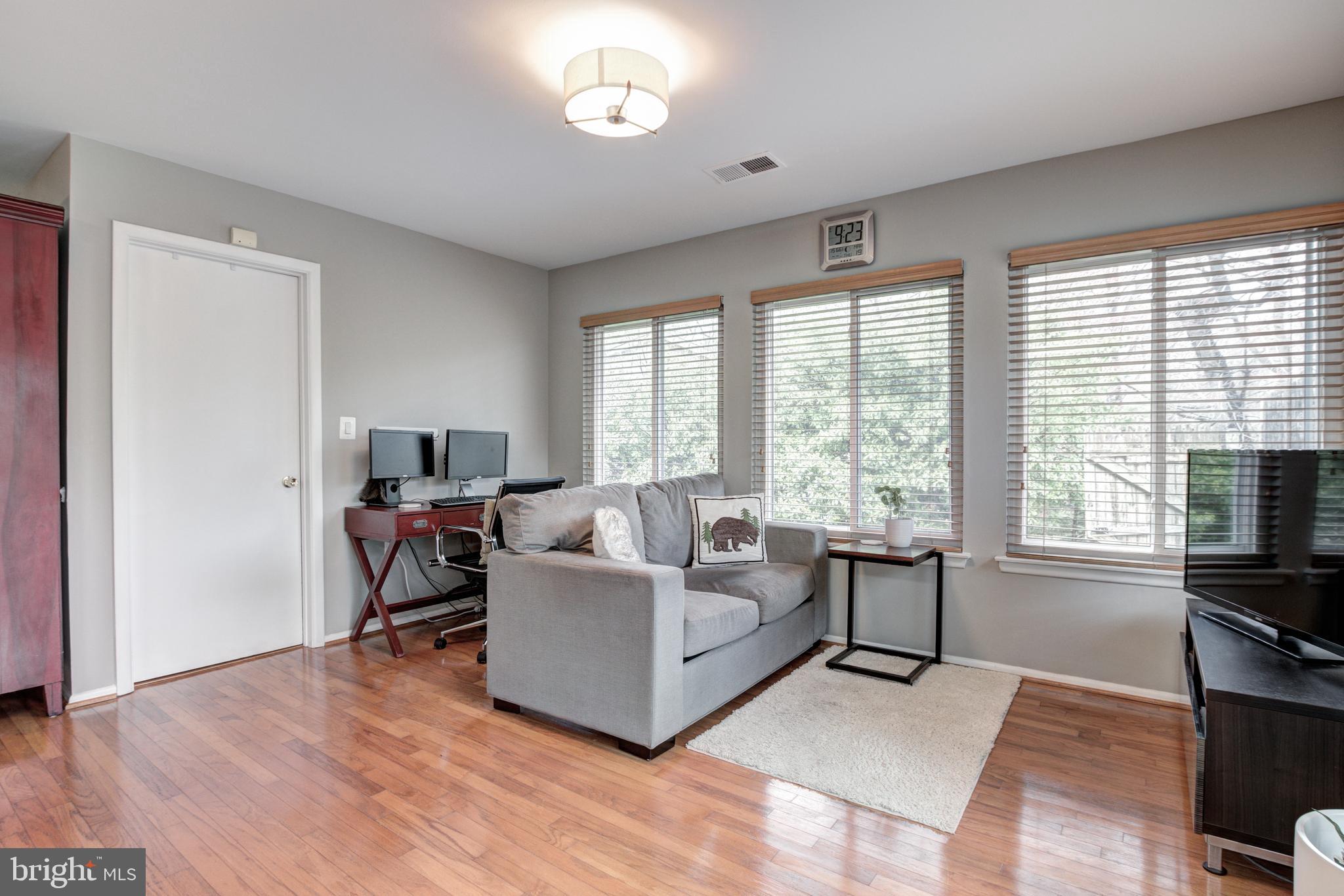 5917 Hall Street Springfield, VA 22152 - Photo 13 of 29 Gallery Image 13