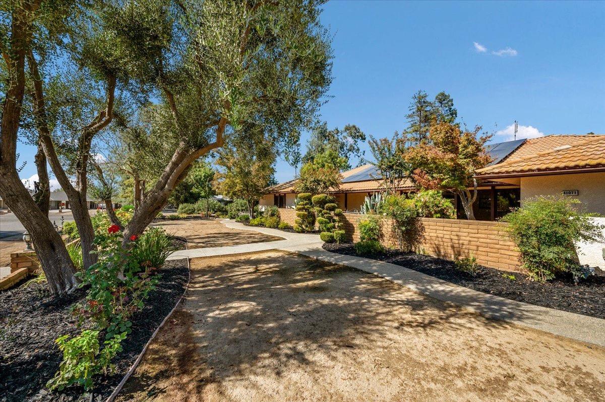 41071 Adobe Way Madera, CA 93636 - Photo 3 of 27