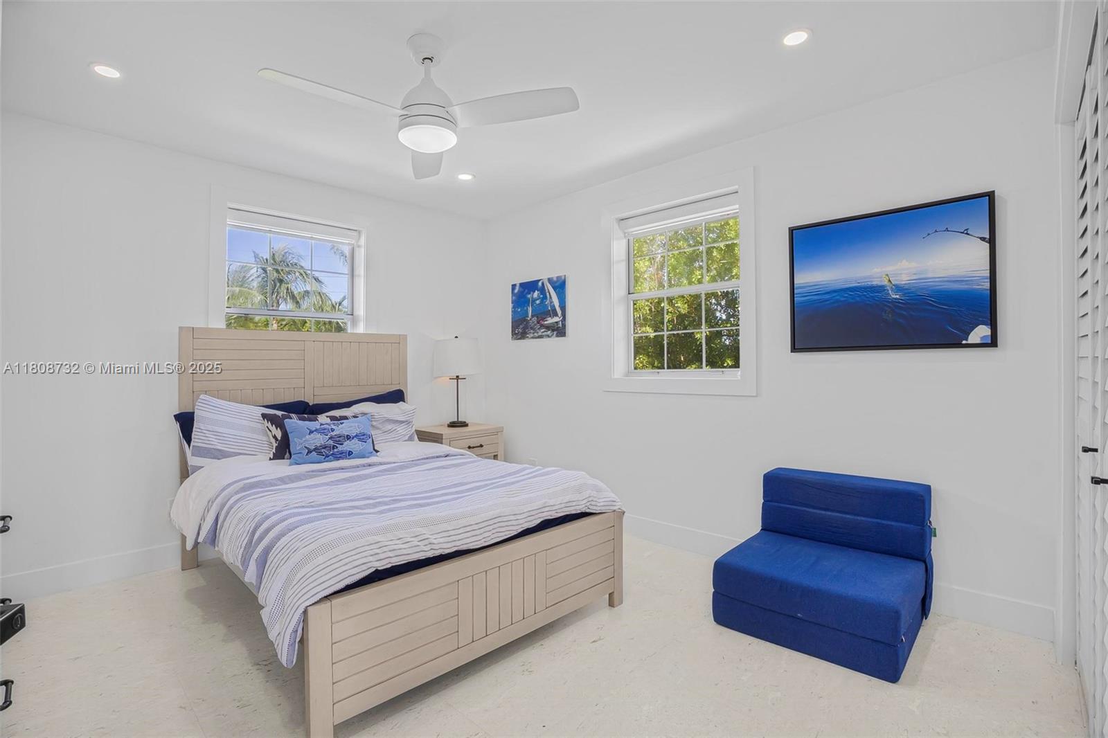 41 Mutiny Place Key Largo, FL 33037 - Photo 23 of 69 a bedroom with a bed and a furniture