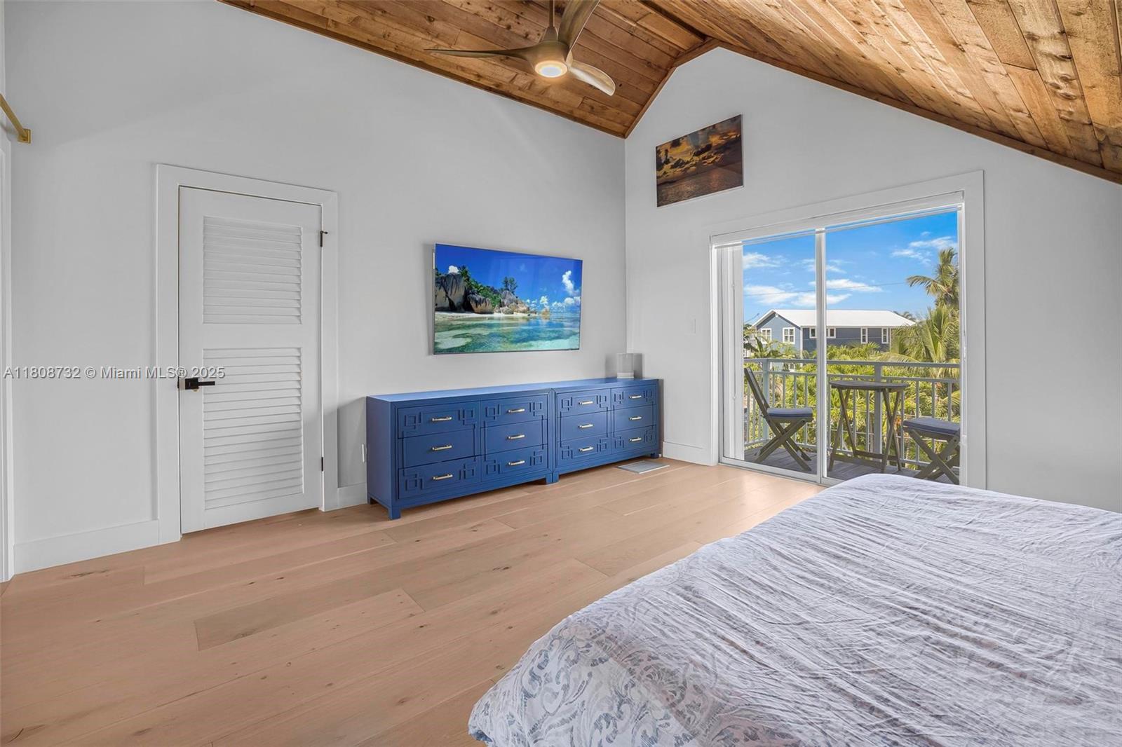 41 Mutiny Place Key Largo, FL 33037 - Photo 31 of 69 a bedroom with a bed and a window