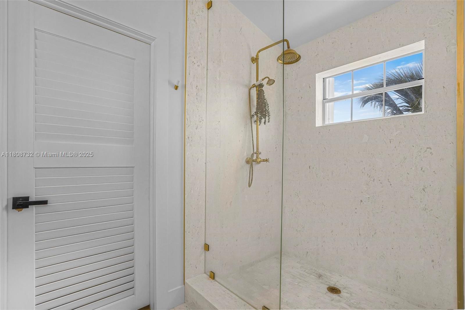 41 Mutiny Place Key Largo, FL 33037 - Photo 35 of 69 a bathroom with a shower