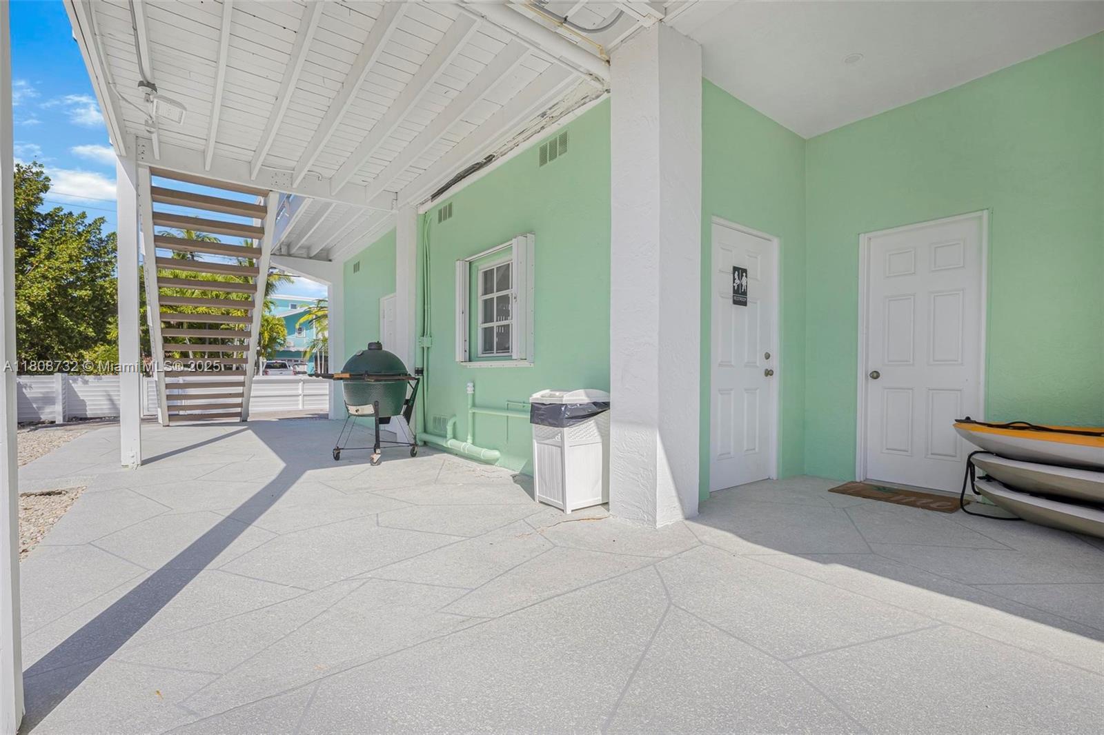 41 Mutiny Place Key Largo, FL 33037 - Photo 46 of 69 a view of a livingroom with furniture