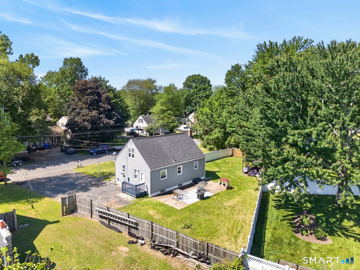 1 Leonard Road Enfield, CT 06082 - Photo 9 of 40