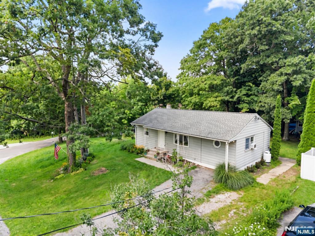1 Ridgeview Court Vernon, NJ 07422 - Photo 1 of 36 Gallery Image 1