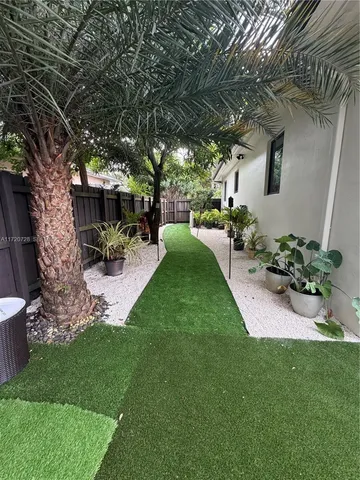 $8,250 | 9555 Northwest 2nd Avenue, Miami Shores, FL 33150