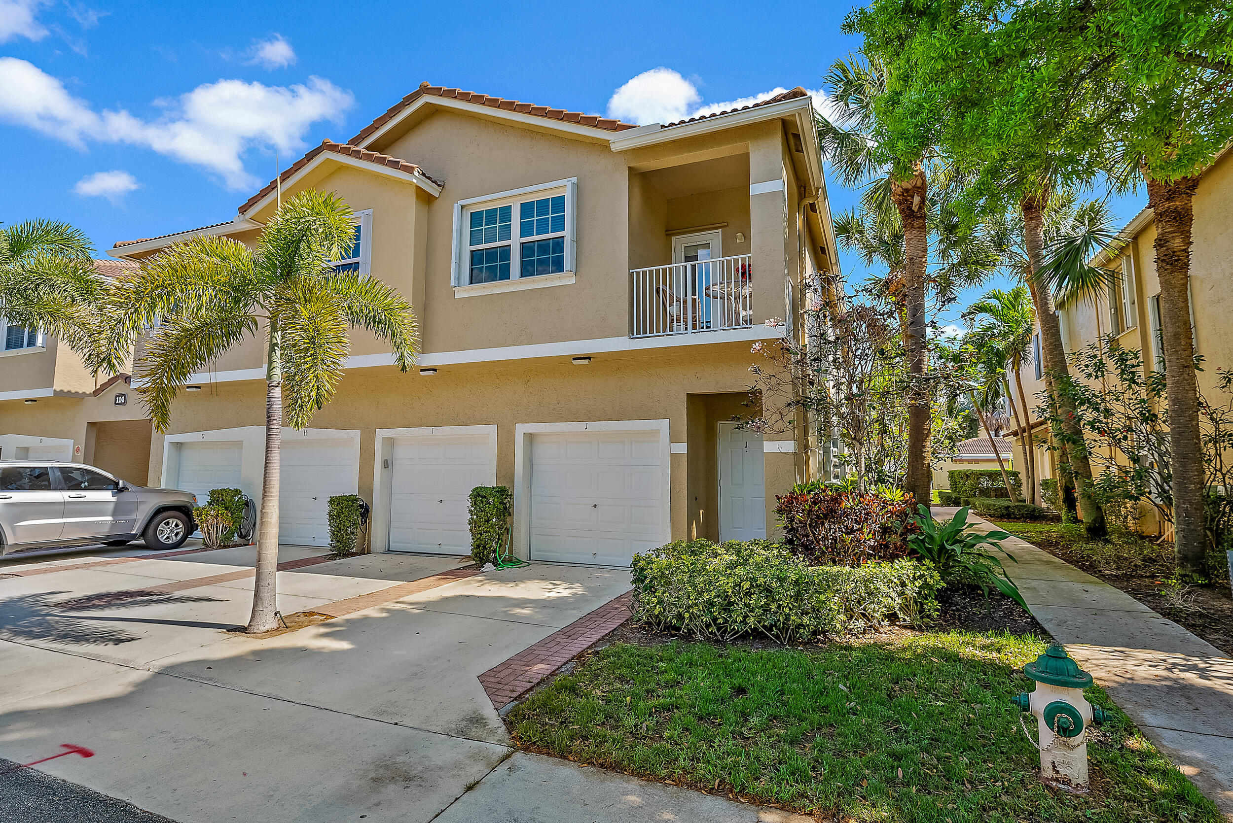 114 Lighthouse Circle, Unit I Tequesta, FL 33469 - Photo 2 of 23 Exterior