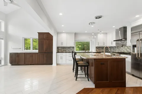 $750,000 | 1120 Fortress Drive, McHenry, IL 60050