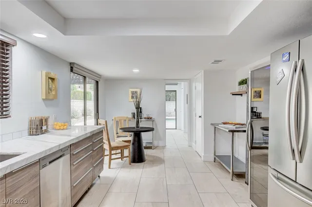 $4,995 | 945 Vegas Valley Drive, Las Vegas, NV 89109