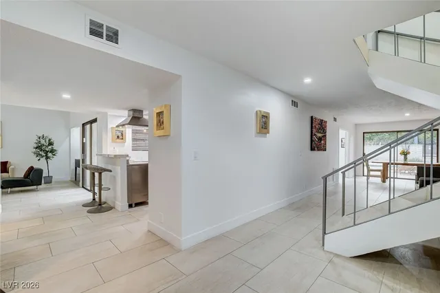 $4,995 | 945 Vegas Valley Drive, Las Vegas, NV 89109