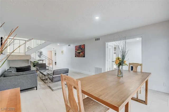 $4,995 | 945 Vegas Valley Drive, Las Vegas, NV 89109