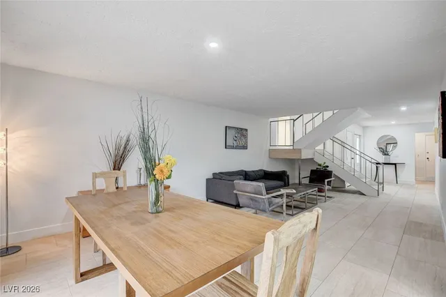 $4,995 | 945 Vegas Valley Drive, Las Vegas, NV 89109