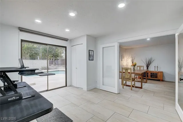 $4,995 | 945 Vegas Valley Drive, Las Vegas, NV 89109