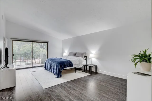 $4,995 | 945 Vegas Valley Drive, Las Vegas, NV 89109