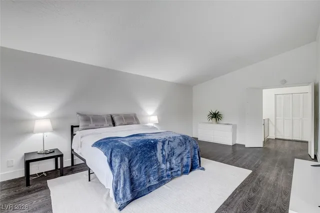 $4,995 | 945 Vegas Valley Drive, Las Vegas, NV 89109