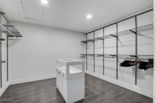 $4,995 | 945 Vegas Valley Drive, Las Vegas, NV 89109