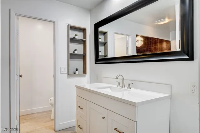 $4,995 | 945 Vegas Valley Drive, Las Vegas, NV 89109