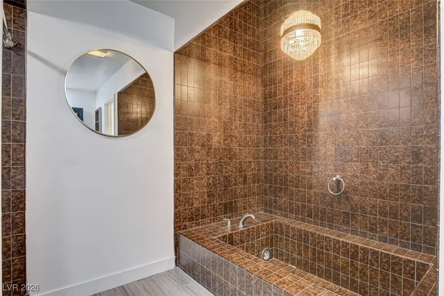 $4,995 | 945 Vegas Valley Drive, Las Vegas, NV 89109