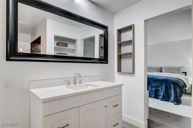 $4,995 | 945 Vegas Valley Drive, Las Vegas, NV 89109