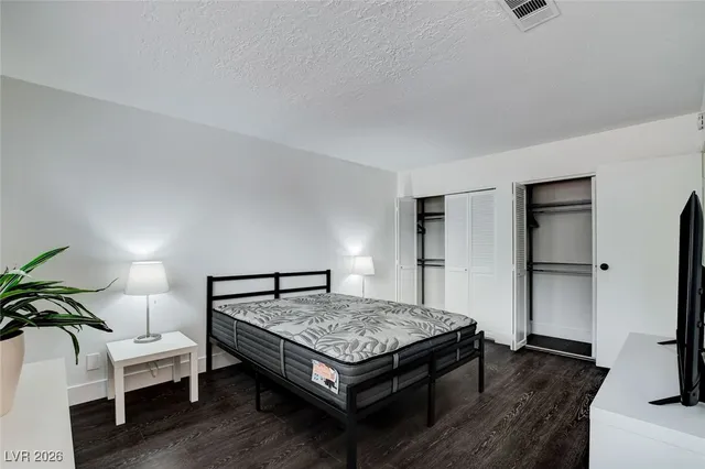 $4,995 | 945 Vegas Valley Drive, Las Vegas, NV 89109