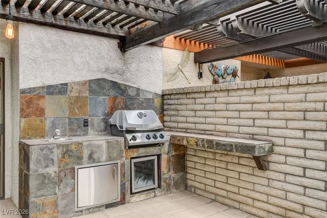 $4,995 | 945 Vegas Valley Drive, Las Vegas, NV 89109