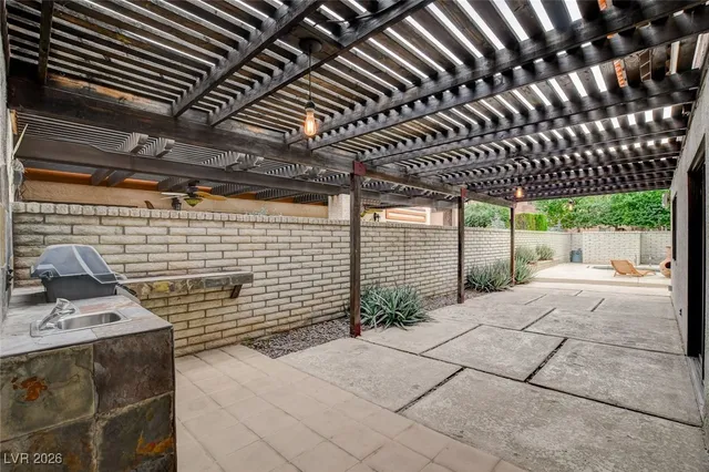 $4,995 | 945 Vegas Valley Drive, Las Vegas, NV 89109