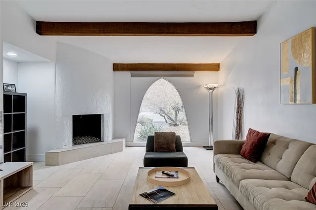 $4,995 | 945 Vegas Valley Drive, Las Vegas, NV 89109