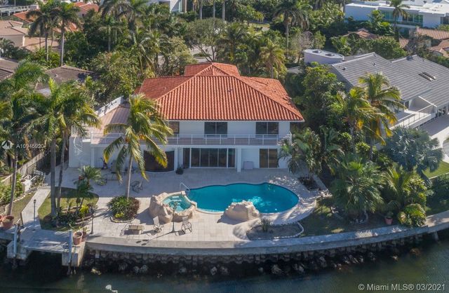 $4,825,000 | 447 Centre Island, Golden Beach, FL 33160