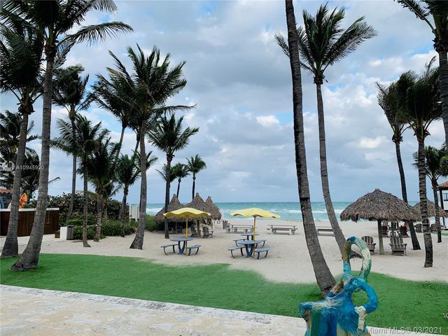 $4,825,000 | 447 Centre Island, Golden Beach, FL 33160