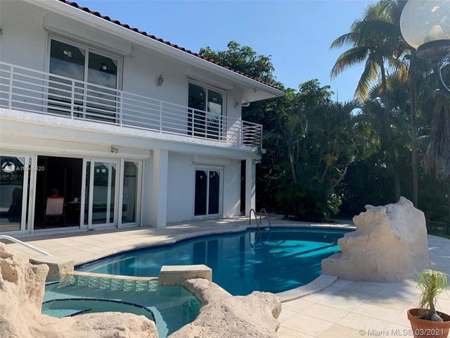 $4,825,000 | 447 Centre Island, Golden Beach, FL 33160