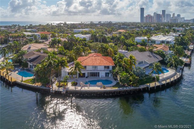 $4,825,000 | 447 Centre Island, Golden Beach, FL 33160