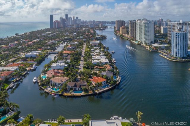 $4,825,000 | 447 Centre Island, Golden Beach, FL 33160