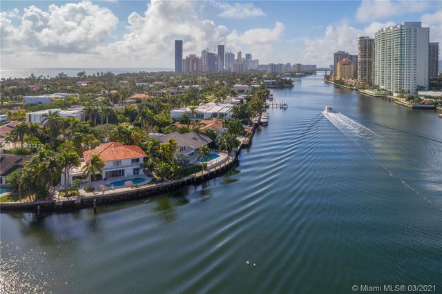$4,825,000 | 447 Centre Island, Golden Beach, FL 33160