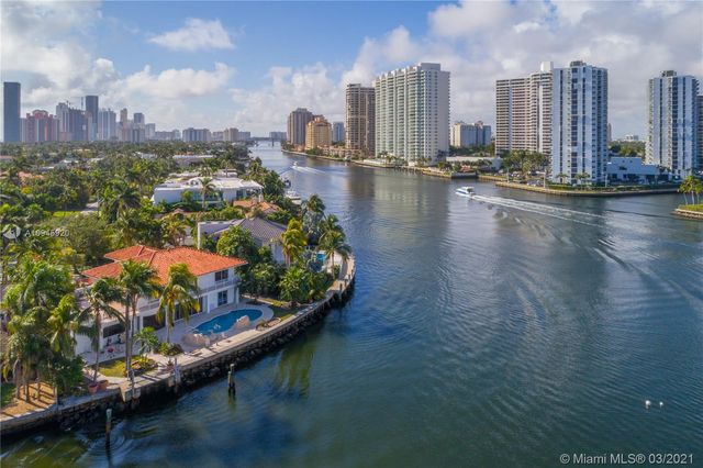 $4,825,000 | 447 Centre Island, Golden Beach, FL 33160